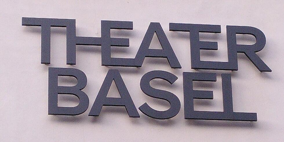 Inschrift des Theaters von Basel